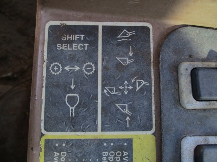 2000-deere-624h-image-10