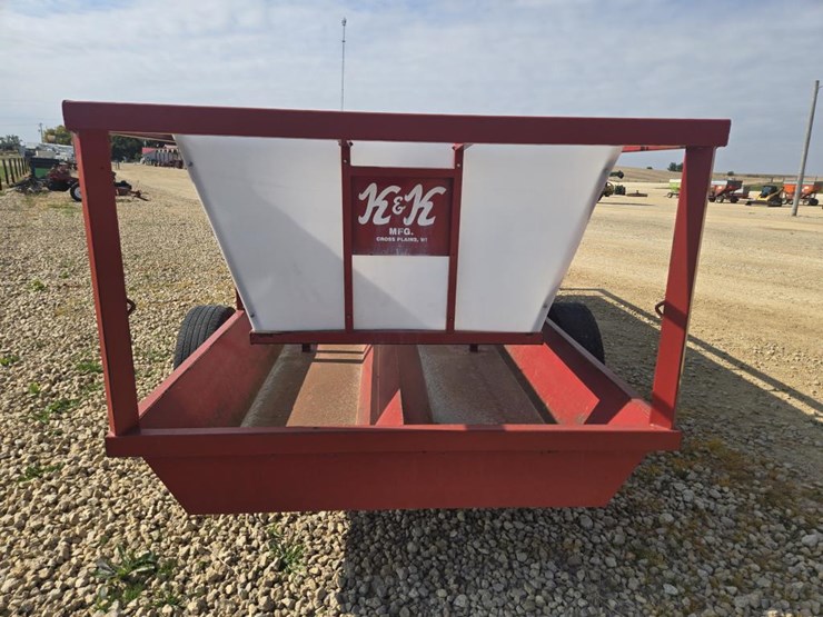 #5851-•-k-&-k-20'-feed-wagon-image-8