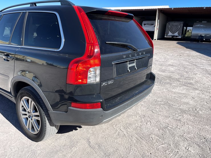 2010-volvo-xc90-image-36