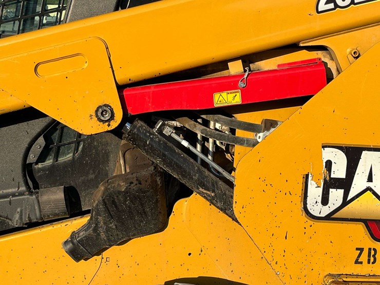 2022-caterpillar-262d3-image-19