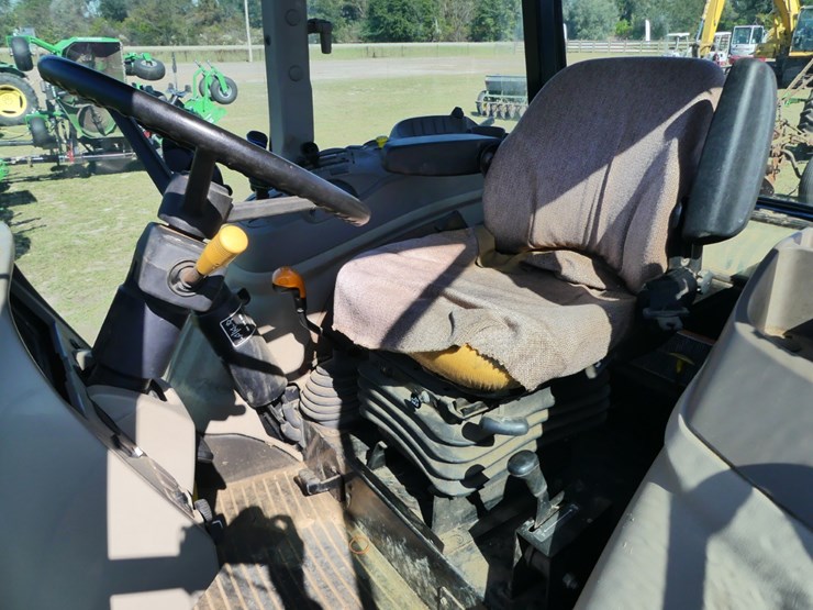 2013-john-deere-5101e-image-13