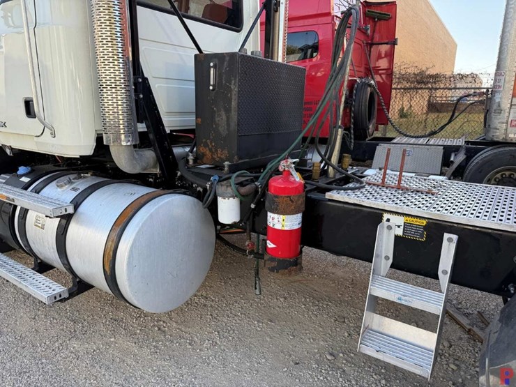 2015-mack-ch613-image-9