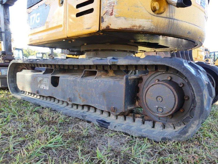 2023-deere-17g-image-5