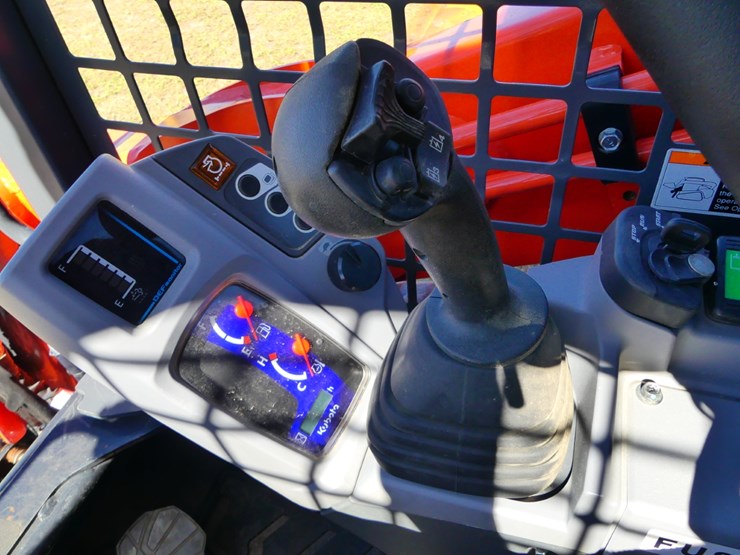 2023-kubota-svl97-2-image-14