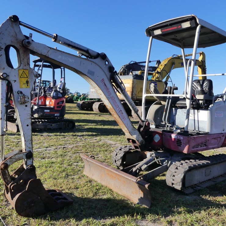 TAKEUCHI TB216