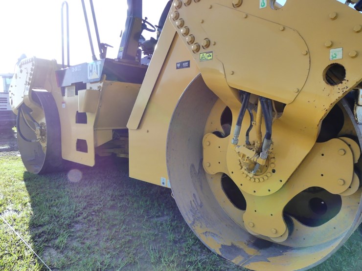 caterpillar-cb54xw-image-6