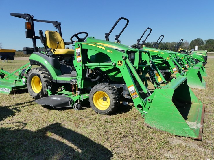 2018-john-deere-1025r-image-1