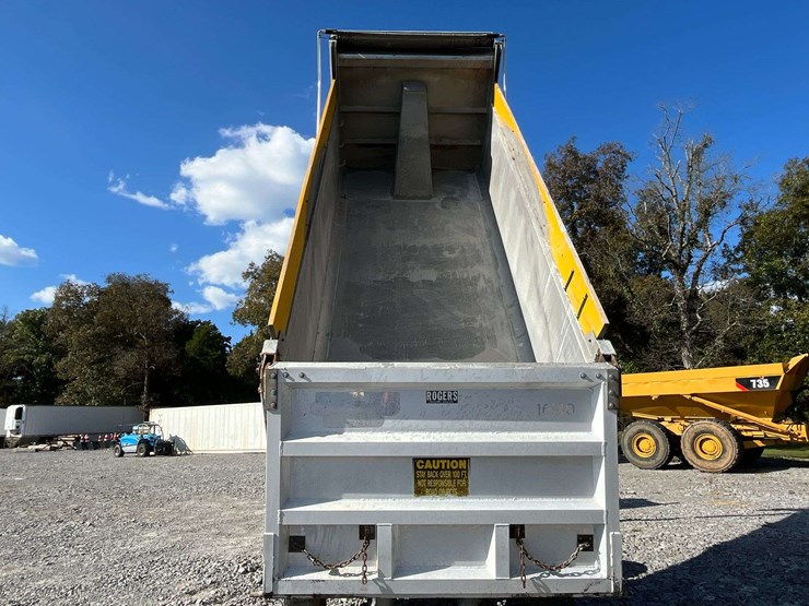 2020-freightliner-122sd-image-87