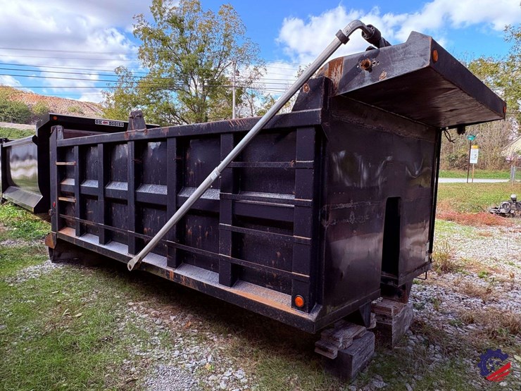 16'-square-dump-body-with-tarp-image-6