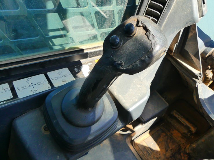 2018-deere-323e-image-15