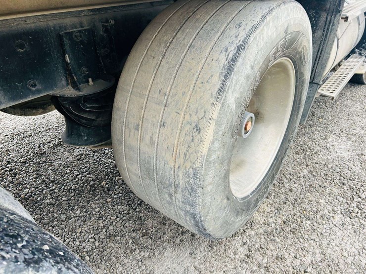 kenworth-t800-image-27