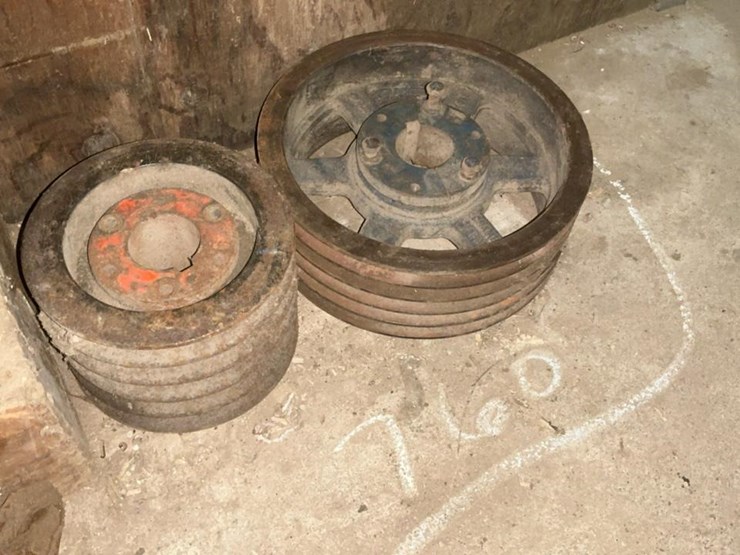 #760-•-pulleys,-cylinders,-and-assorted-parts-image-3