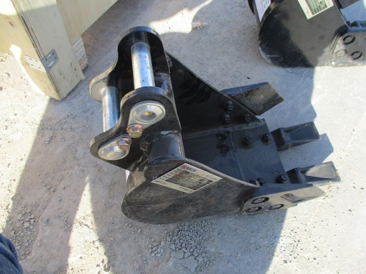 new-unused-ir-8"-mini-excavtor-tooth-bucket-image-1