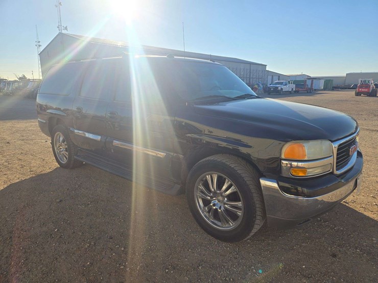 2003-gmc-yukon-xl-image-2