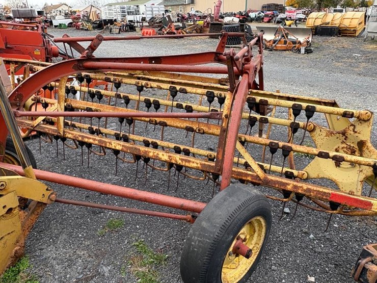 new-holland-256-image-5