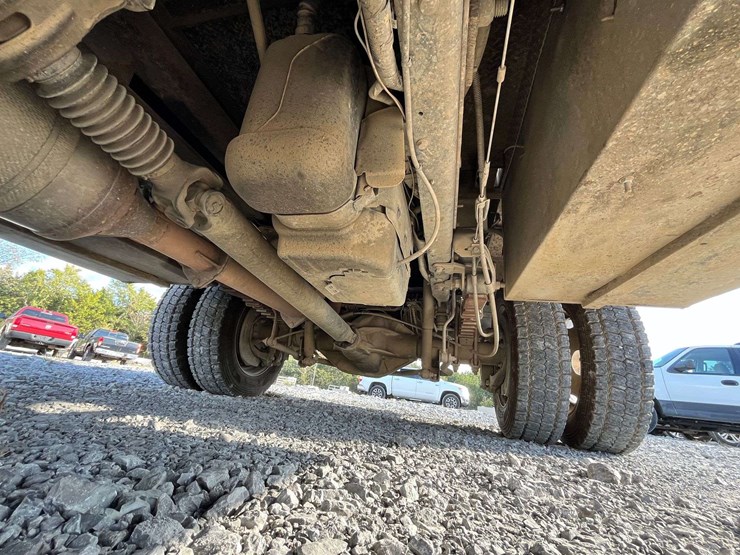 2017-ford-f550-xl-image-29