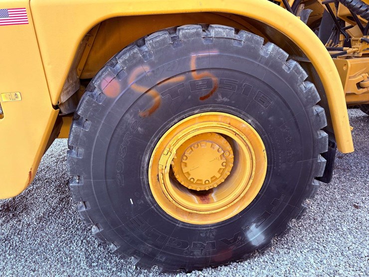 2007-caterpillar-740-image-8