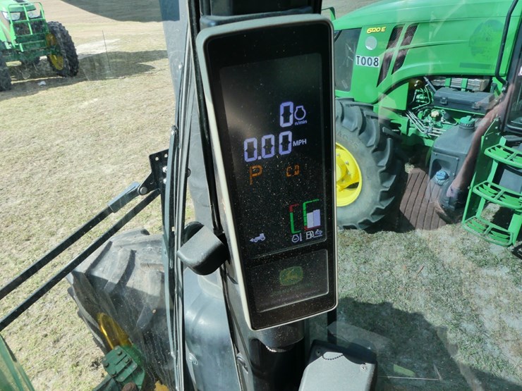 2018-john-deere-5125r-image-13