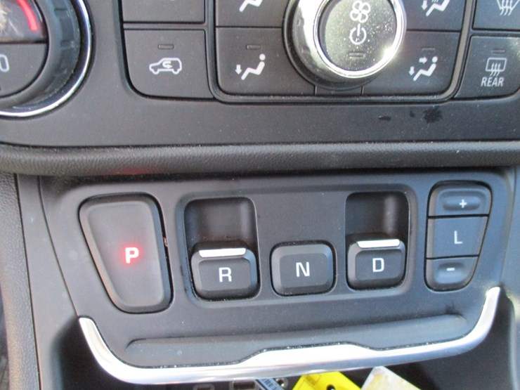 2021-gmc-terrain-slt-image-12