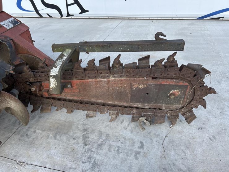 ditch-witch-2300-image-20