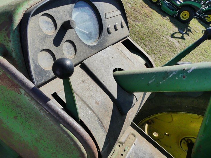 john-deere-2520-image-10