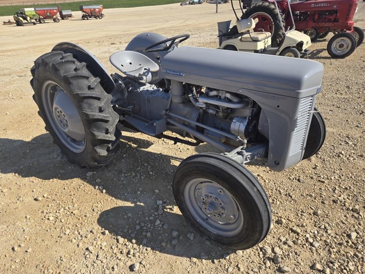 #5849-•-1952-ferguson-30-tractor-image-1