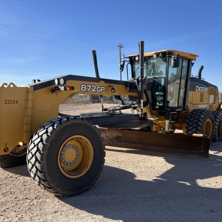 2018 DEERE 872GP