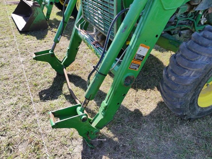 2019-john-deere-4044m-image-10