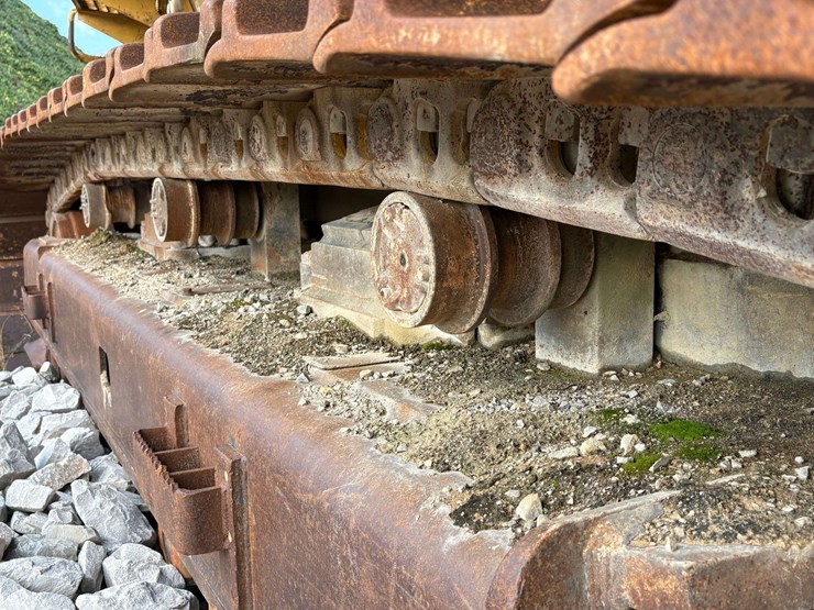 1998-caterpillar-375l-image-16