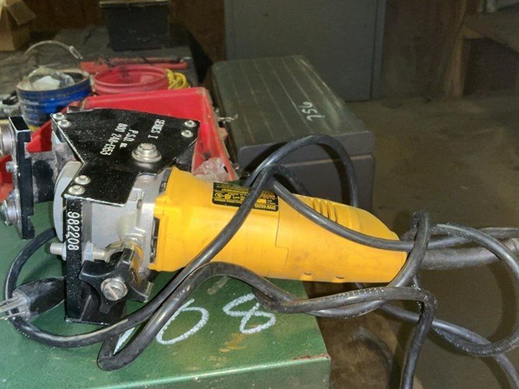 #106-•-dewalt-dw402g-angle-grinder/sharpener-image-5