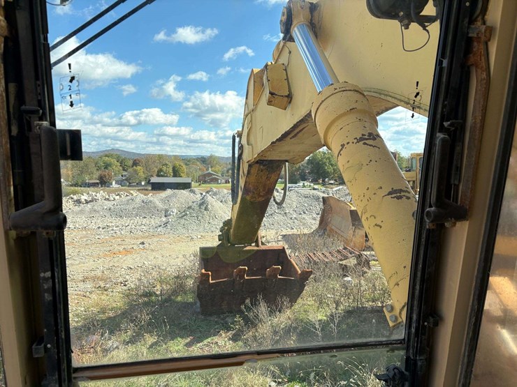 1995-caterpillar-375l-image-63