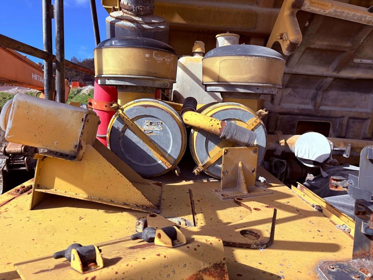 1994-caterpillar-773b-image-34