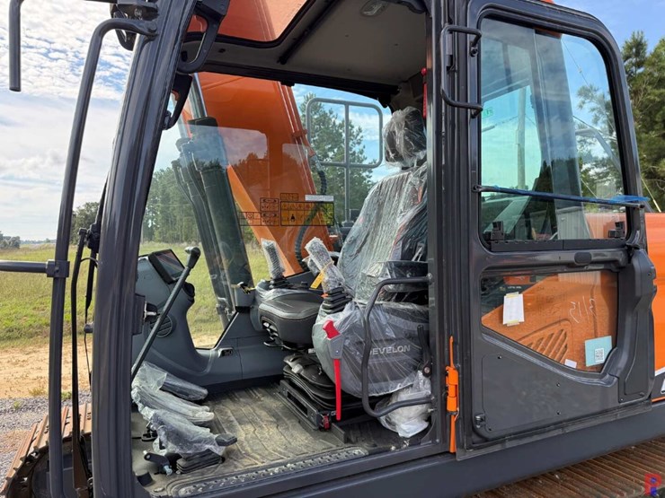 2024-develon-dx140lc-7k-image-15