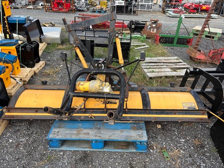 meyers-7.5ft-poly-snow-plow-image-2