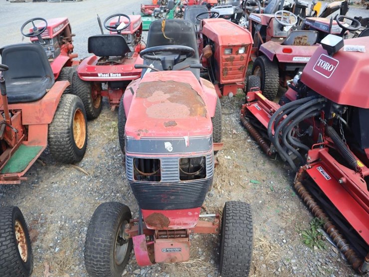 wheel-horse-lawn-&-garden-tractor-image-3