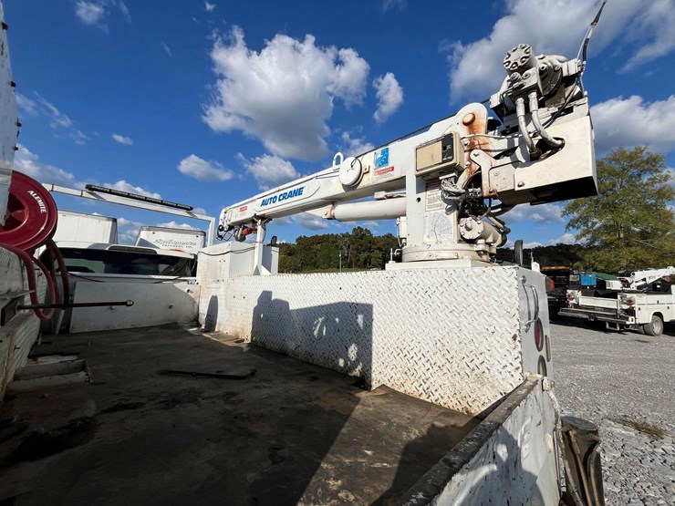 2017-ford-f550-xl-image-37