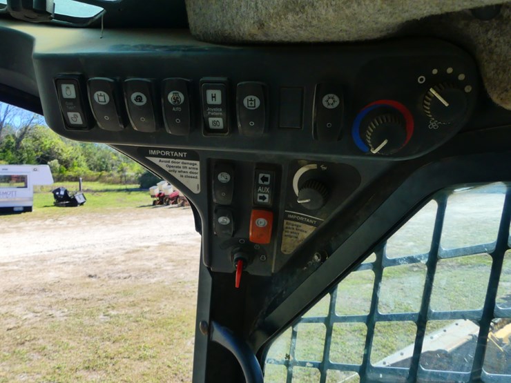 2012-deere-333d-image-16