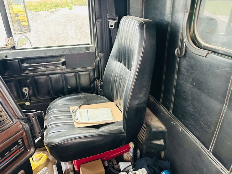 1999-freightliner-tri-axle-dump-truck-image-96