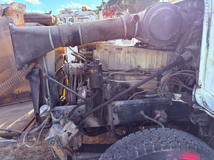 freightliner-t/a-water-truck-image-41