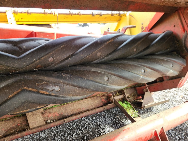 new-holland-472-image-5