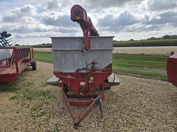 #5823-•-heider-4-ton-auger-wagon-image-2