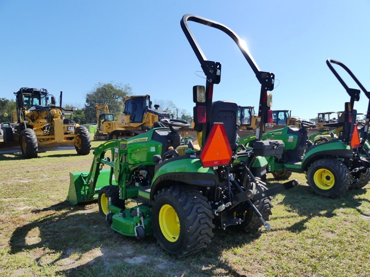 2022-john-deere-1025r-image-3