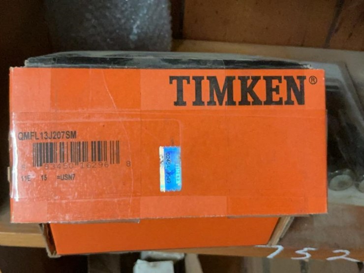 #752-•-bushings,-sprockets-and-miscellaneous-parts-image-27