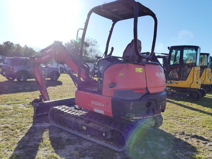 2021-kubota-kx033-4-image-4