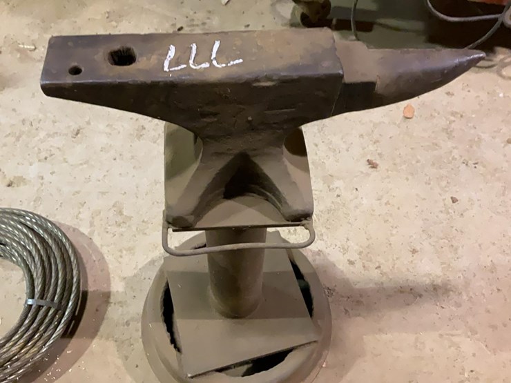 #777-•-anvil-on-stand-image-3