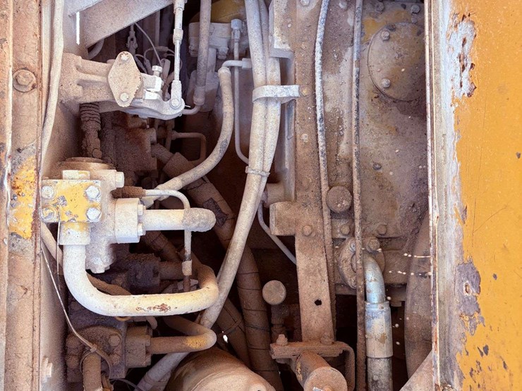 1982-caterpillar-988b-image-39