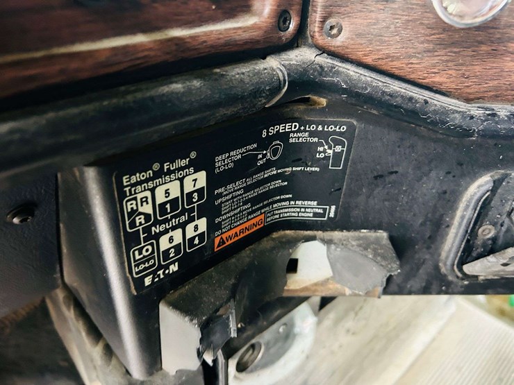 1999-freightliner-tri-axle-dump-truck-image-92