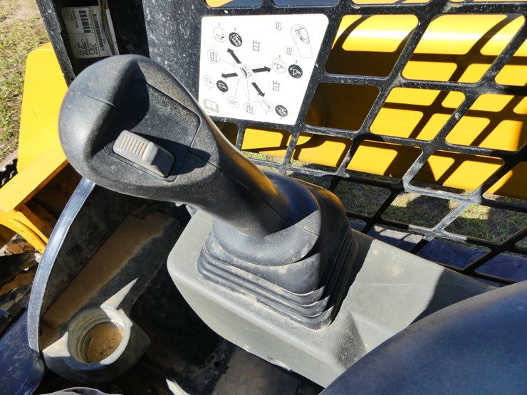 2022-caterpillar-259d3-image-14