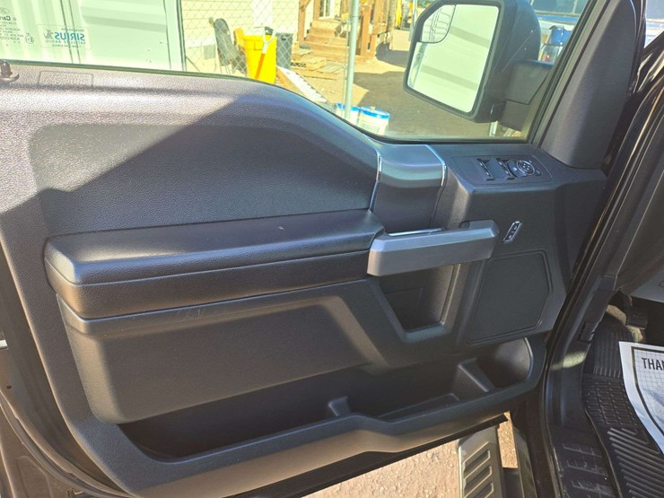 2016-ford-f150-lariat-image-12