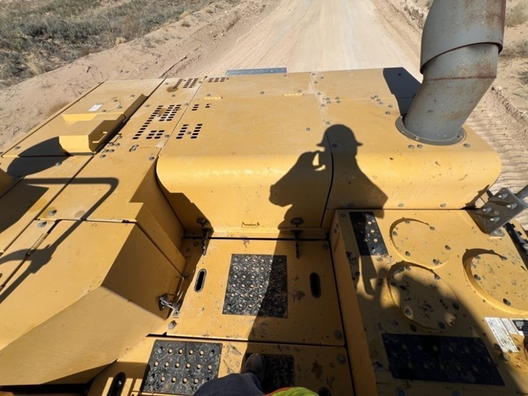 2019-deere-670g-lc-image-51